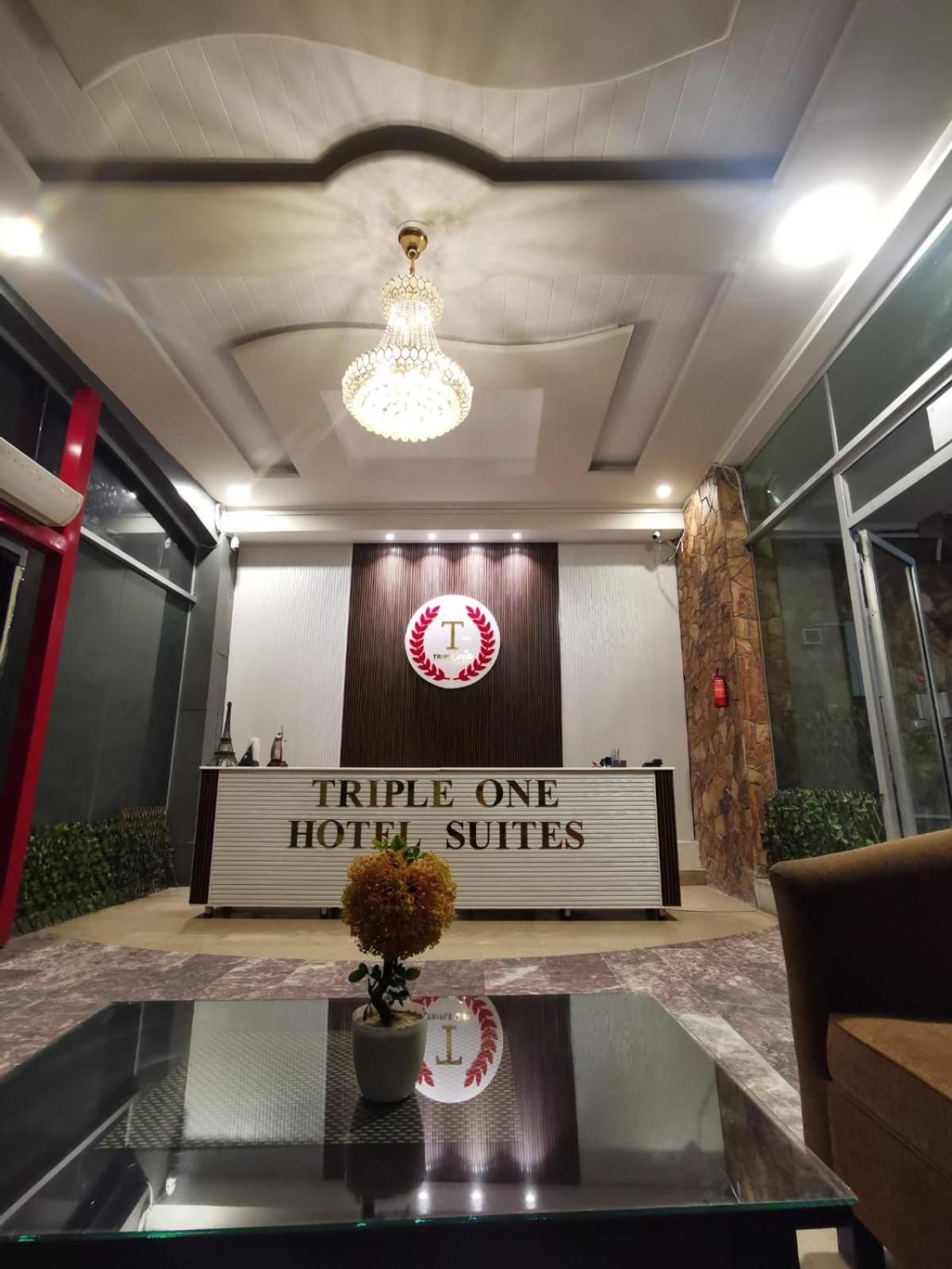 Triple One Hotel Suites Абботтабад Екстер'єр фото