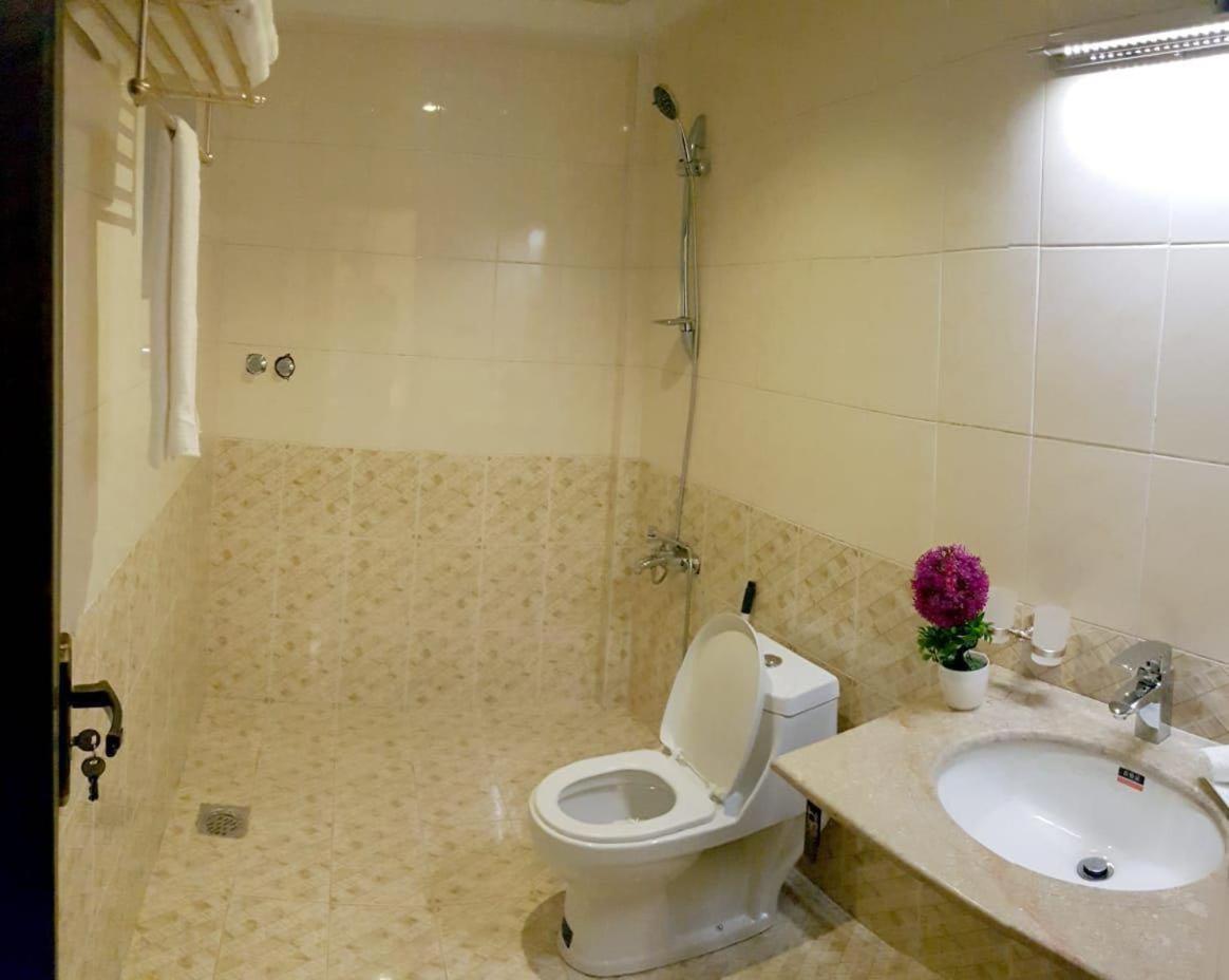 Triple One Hotel Suites Абботтабад Екстер'єр фото